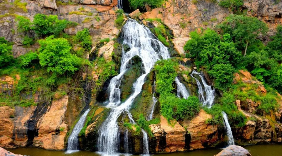 Chunchi Waterfall